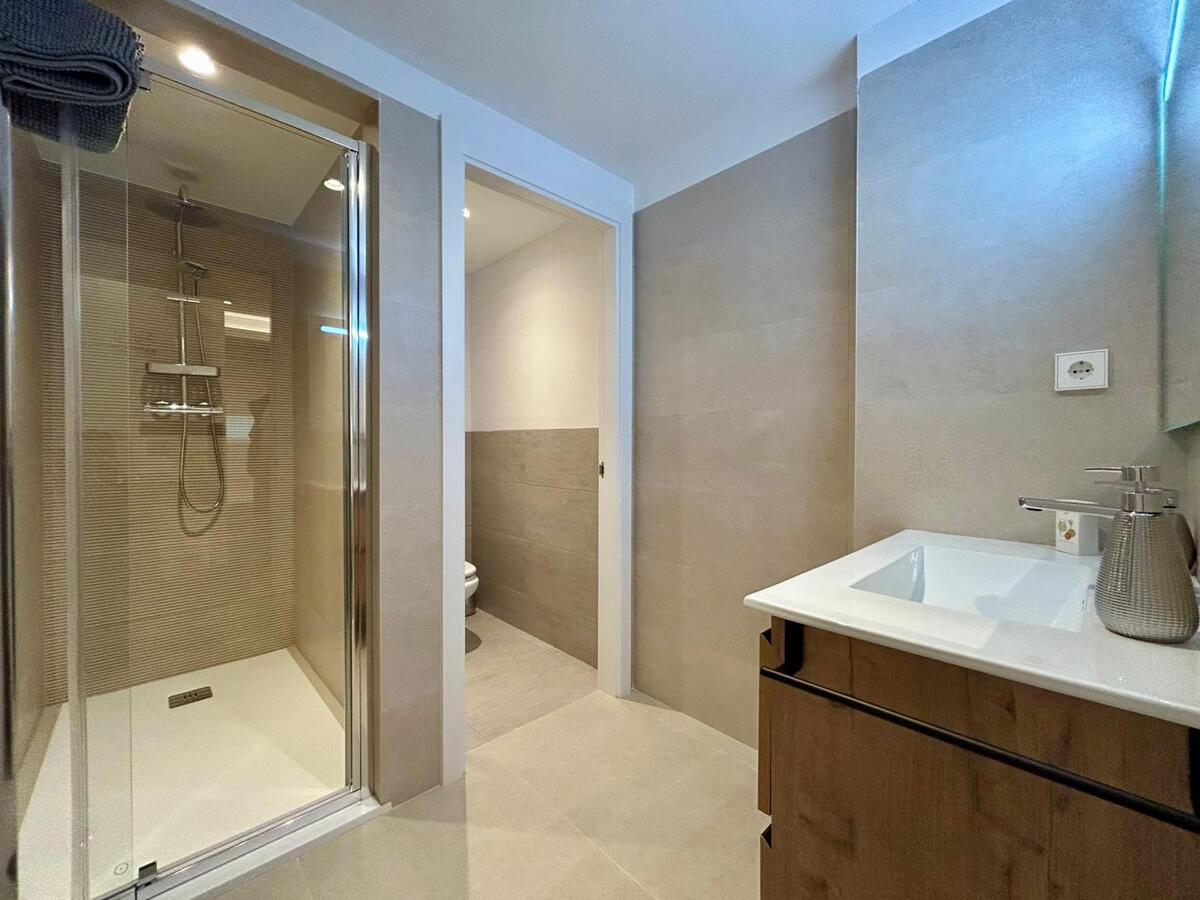 MITRA Sarria Living Suite 4 - 3